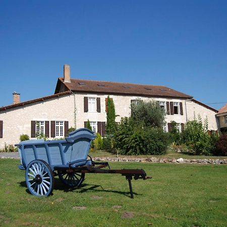 Le Logis Des Quatre Puits Bed and Breakfast Neuvicq-Montguyon Eksteriør billede