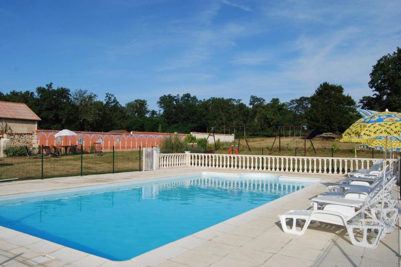 Le Logis Des Quatre Puits Bed and Breakfast Neuvicq-Montguyon Eksteriør billede