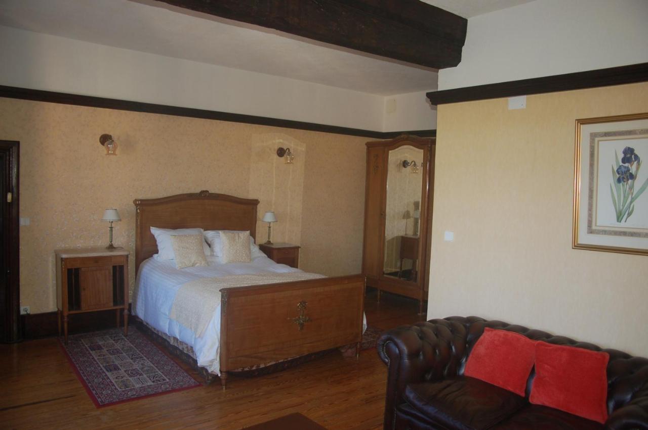 Le Logis Des Quatre Puits Bed and Breakfast Neuvicq-Montguyon Eksteriør billede